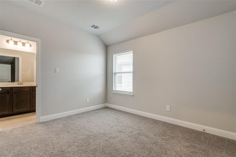 Photo 14 of 26 - 1618 Cherington Ln, Forney, TX 75126