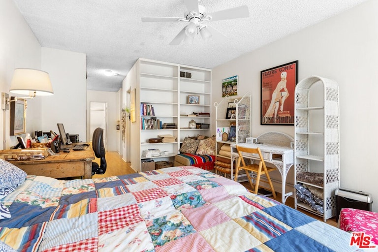 Photo 19 of 38 - 1250 S Beverly Glen Blvd #208, Los Angeles, CA 90024