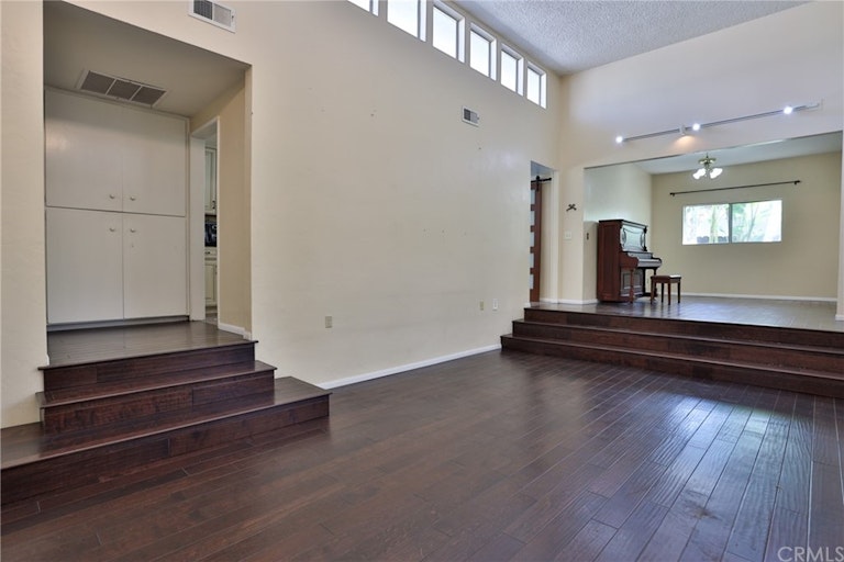Photo 3 of 17 - 25010 Fern Ave, Loma Linda, CA 92354