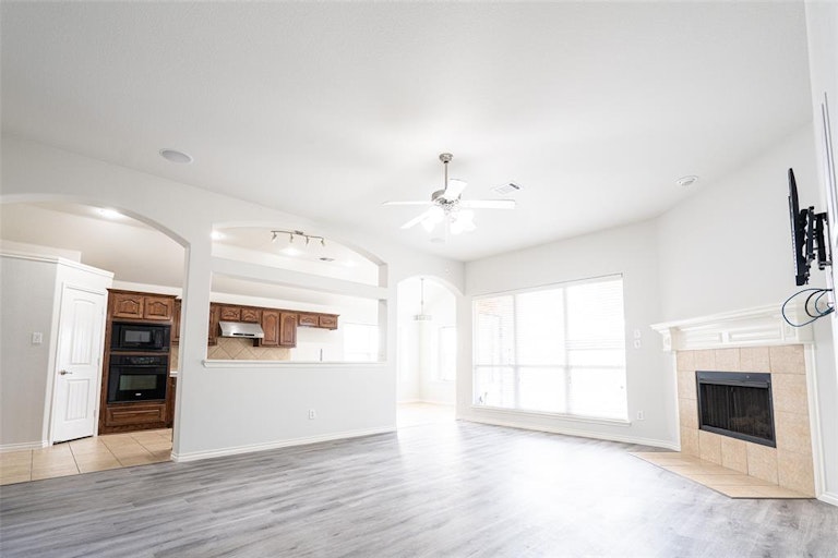 Photo 5 of 18 - 3414 Glenview Way, Rowlett, TX 75089