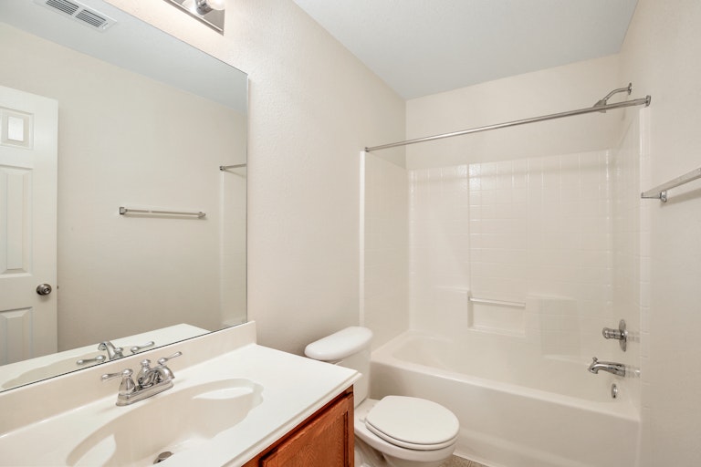Photo 17 of 25 - 7413 Diamond Springs Trl, Fort Worth, TX 76123