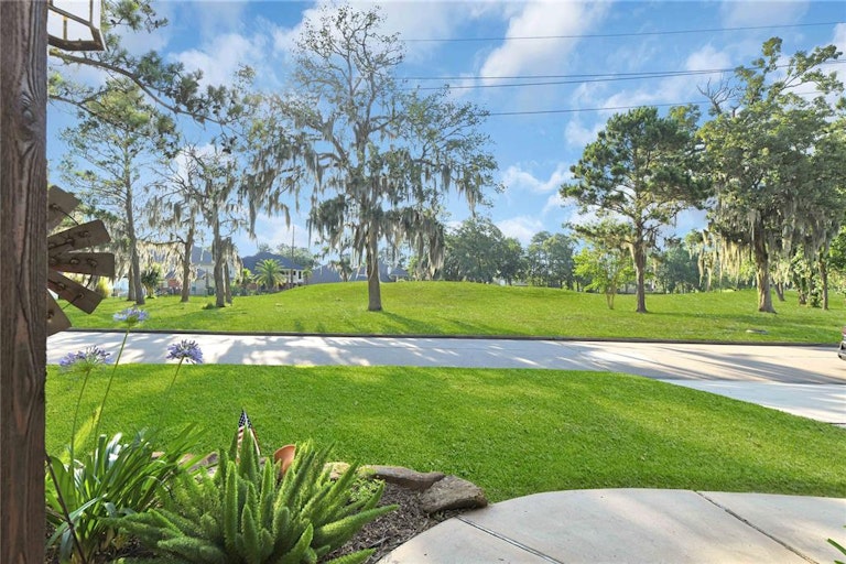 Photo 33 of 38 - 8702 Malardcrest Dr, Humble, TX 77346