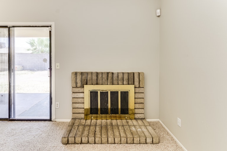 Photo 1 of 27 - 5056 N 71st Ave, Glendale, AZ 85303