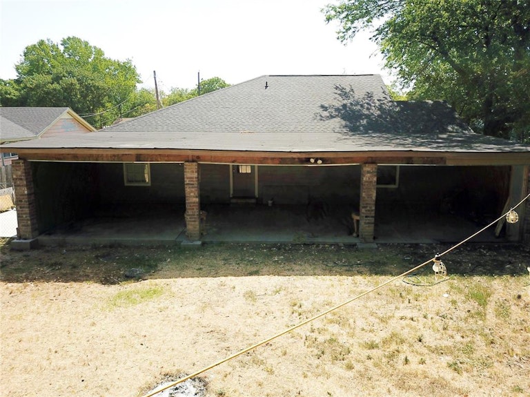 Photo 34 of 39 - 6539 Greenspan Ave, Dallas, TX 75232