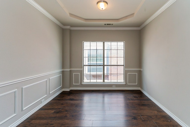 Photo 10 of 32 - 6813 White River Dr, Fort Worth, TX 76179
