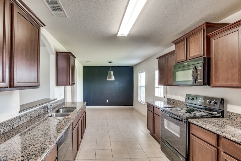 Photo 14 of 30 - 2513 Ranchview Dr, Anna, TX 75409
