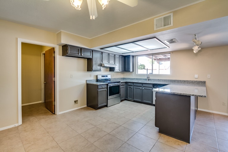 Photo 11 of 36 - 3762 E Garnet Ave, Mesa, AZ 85206