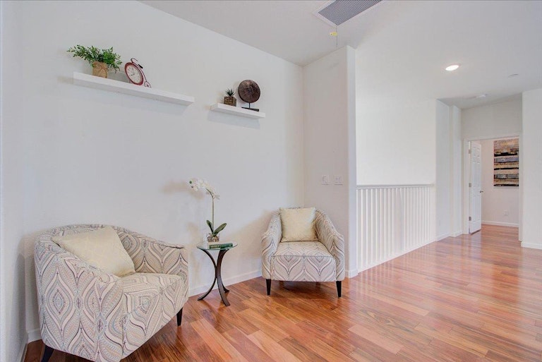 Photo 11 of 43 - 10082 Mud Hen Way, Elk Grove, CA 95757