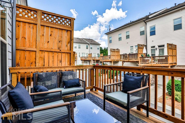 Photo 31 of 42 - 4213 Deming Cir, Atlanta, GA 30342
