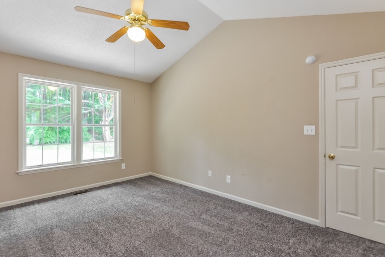 Photo 14 of 25 - 5209 Pronghorn Ln, Raleigh, NC 27610