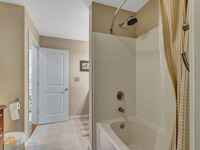 Photo 17 of 26 - 3040 Peachtree Rd NW #1002, Atlanta, GA 30305