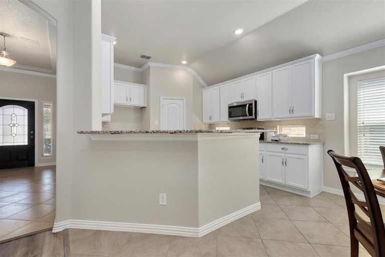Photo 10 of 34 - 11416 Sadie St, Frisco, TX 75036