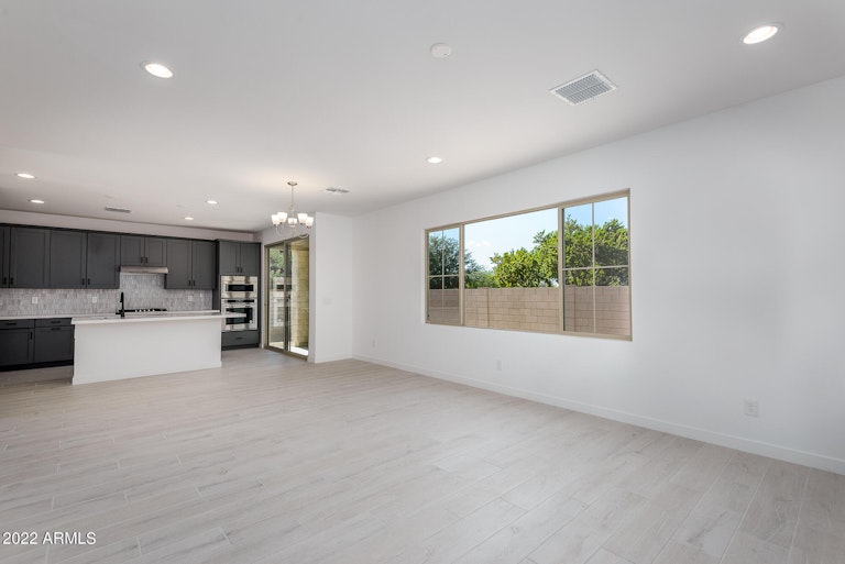 Photo 5 of 21 - 1423 E Town And Country Ln, Phoenix, AZ 85014