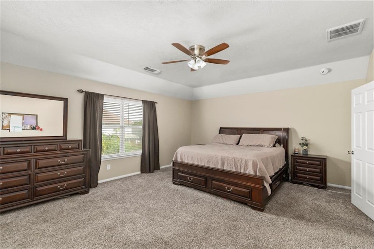 Photo 16 of 32 - 5938 Sugar Field Ln, Katy, TX 77449
