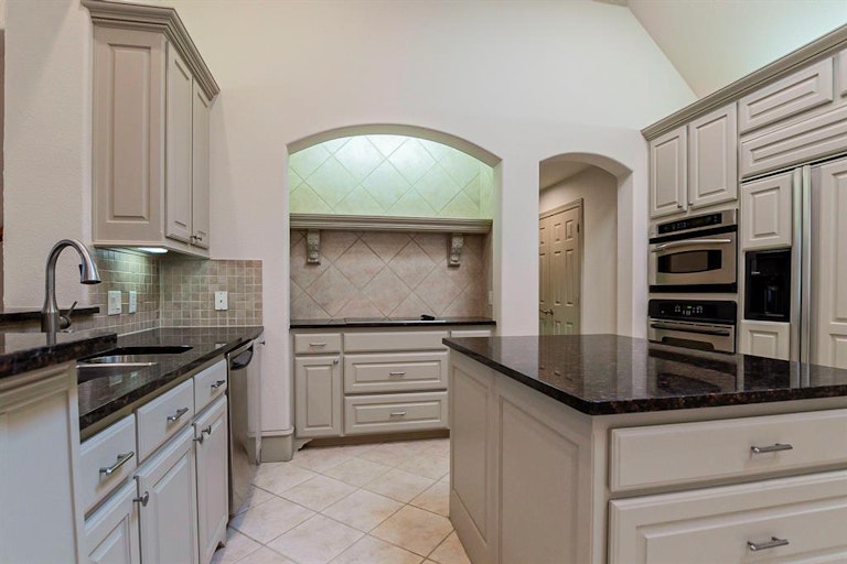 Photo 6 of 14 - 1519 Morris Ln, Frisco, TX 75034