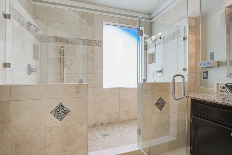 Photo 9 of 41 - 1400 Musgrave Dr, Roseville, CA 95747