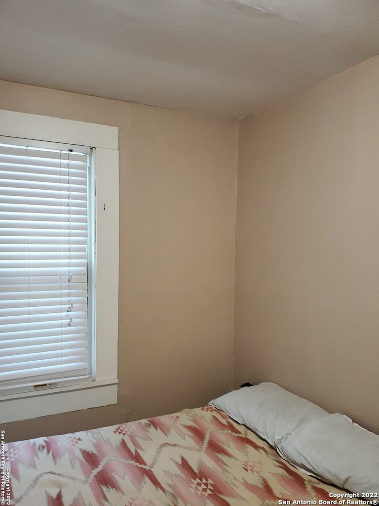 Photo 15 of 15 - 105 Aganier Ave, San Antonio, TX 78212