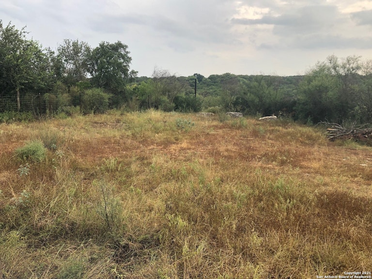Photo 5 of 11 - 104 S Tower Dr, San Antonio, TX 78232