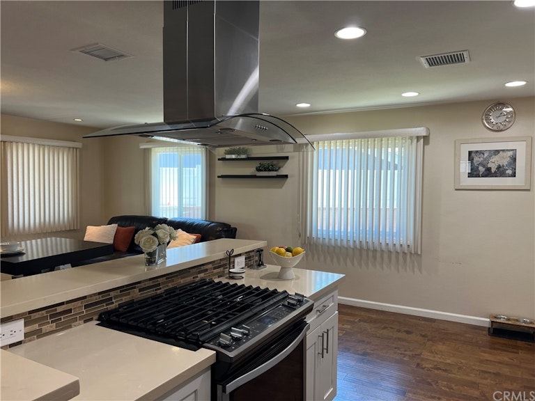 Photo 11 of 36 - 1444 W Lory Ave, Anaheim, CA 92802