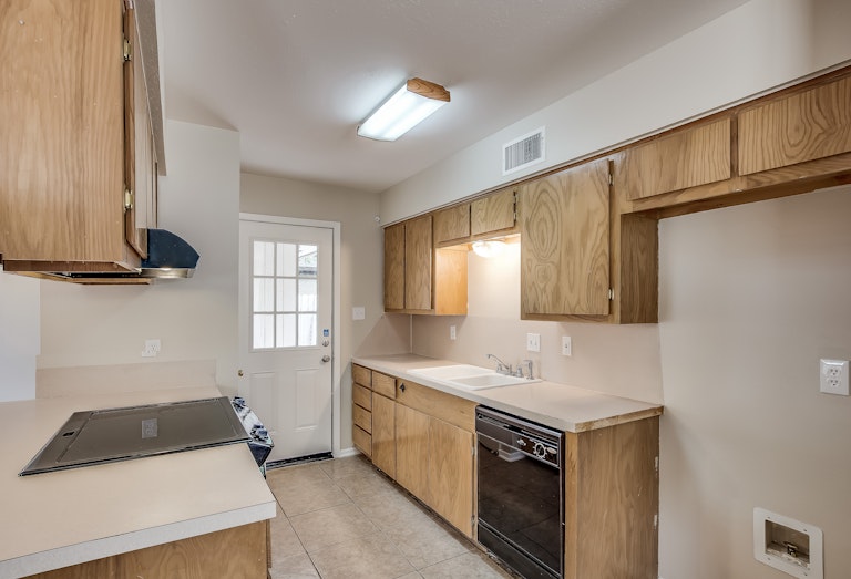 Photo 9 of 21 - 214 E 4th St, Anna, TX 75409