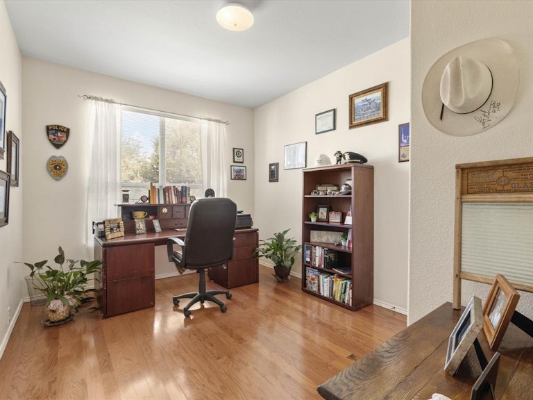 Photo 16 of 38 - 4133 Walnut Creek Ct, Fort Worth, TX 76137
