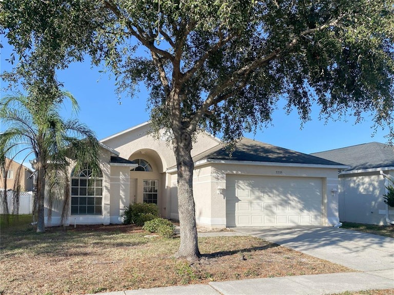 Photo 2 of 26 - 31339 Heatherstone Dr, Wesley Chapel, FL 33543