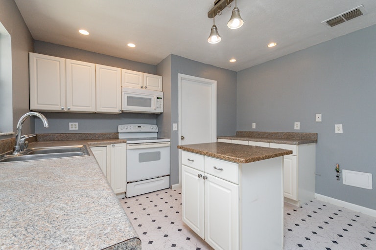 Photo 8 of 33 - 149 Bolender Rd, Auburndale, FL 33823