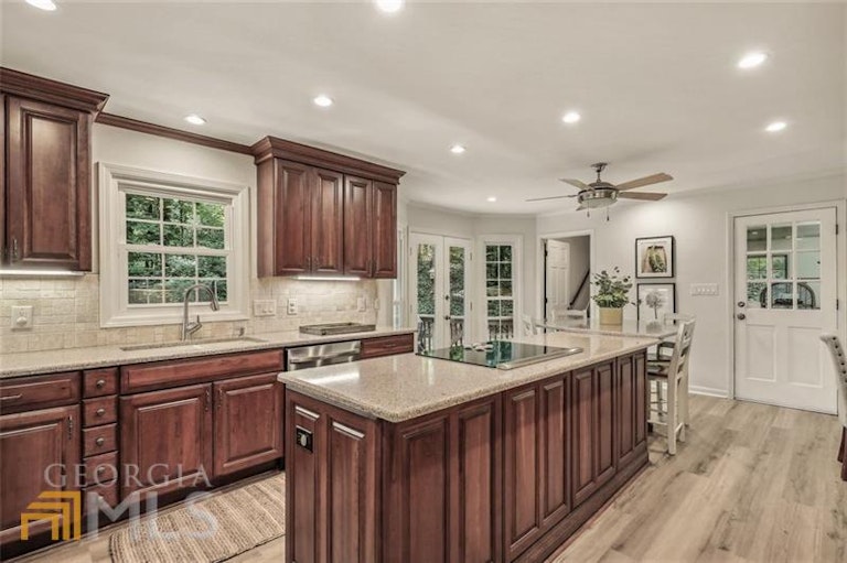 Photo 16 of 36 - 4345 Inverary Walk NE, Roswell, GA 30075