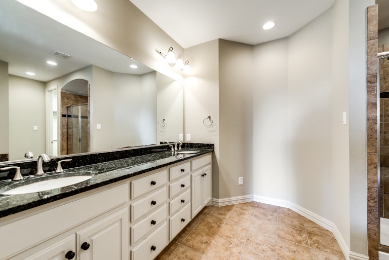 Photo 18 of 29 - 8268 Paisley, The Colony, TX 75056