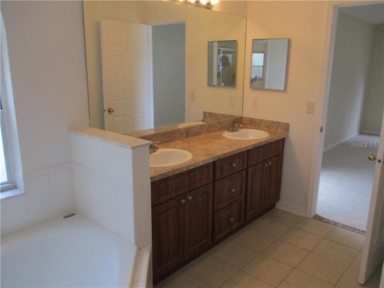 Photo 16 of 25 - 251 Durango Loop St, Davenport, FL 33897