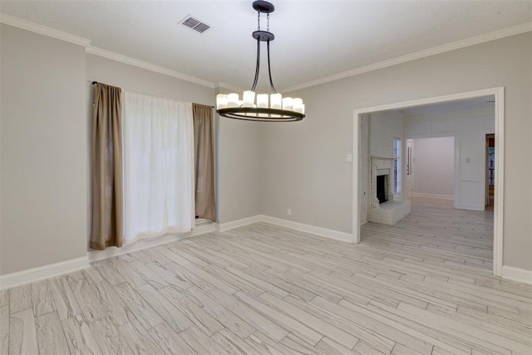 Photo 10 of 26 - 931 Daria Dr, Houston, TX 77079