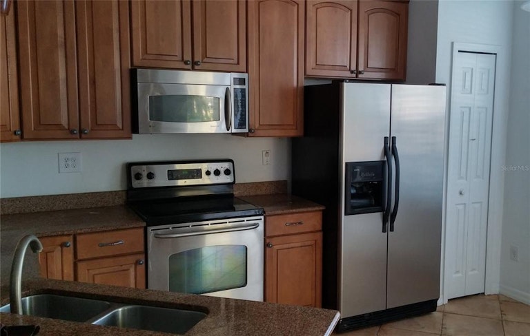 Photo 7 of 24 - 2111 Park Crescent Dr, Land O Lakes, FL 34639