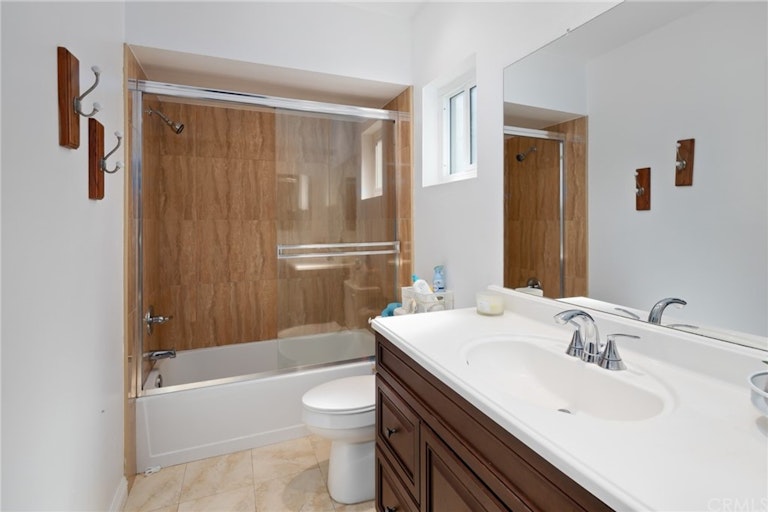 Photo 11 of 11 - 237 Ridge Terrace Ln, Montebello, CA 90640