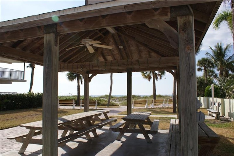 Photo 20 of 25 - 600 Harbor Dr S, Venice, FL 34285