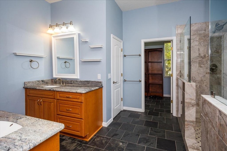 Photo 11 of 26 - 5949 Charloma Dr, Lakeland, FL 33812