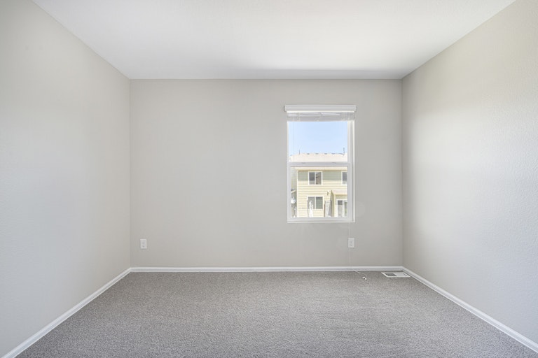 Photo 14 of 17 - 12625 E 104th Pl, Commerce City, CO 80022