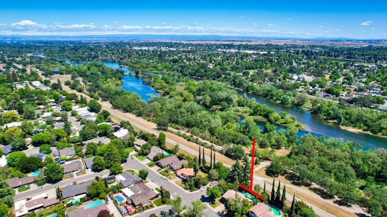 Photo 60 of 70 - 4040 Crondall Dr, Sacramento, CA 95864