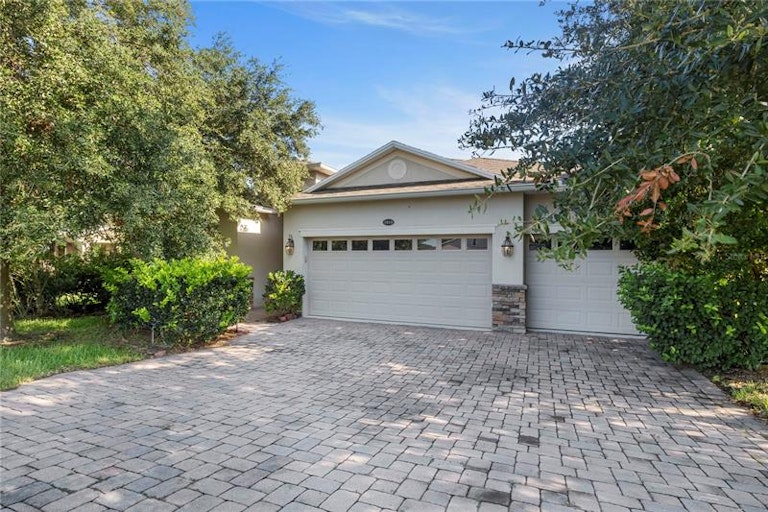 Photo 2 of 29 - 1010 Harmony Ln, Clermont, FL 34711