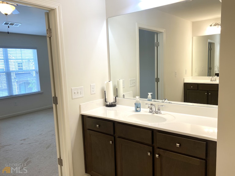 Photo 26 of 40 - 5840 Keystone Ln, Lithonia, GA 30058
