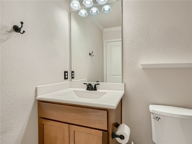 Photo 18 of 28 - 604 Mourning Dove Ln, Leander, TX 78641