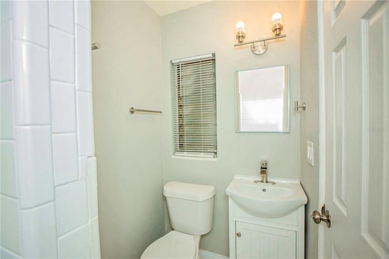 Photo 21 of 36 - 8301 Edie Way, Orlando, FL 32810