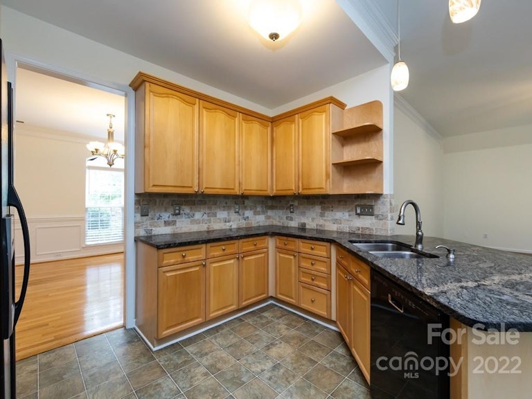 Photo 12 of 37 - 11929 Harmon Ln, Pineville, NC 28134