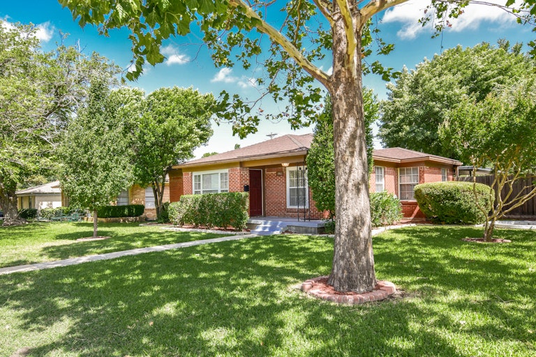Photo 6 of 36 - 1801 Westway Ave, Garland, TX 75042