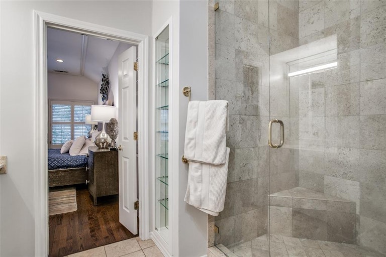 Photo 26 of 40 - 4544 S Versailles Ave, Dallas, TX 75205