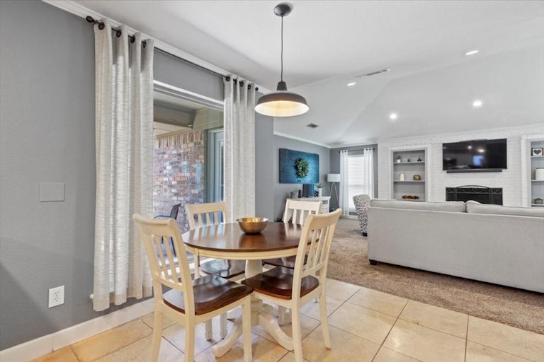 Photo 10 of 26 - 2117 Newcastle Cir, Plano, TX 75075