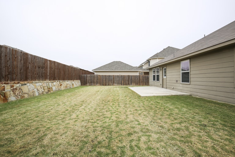 Photo 26 of 28 - 10229 Fossil Valley Dr, Fort Worth, TX 76131
