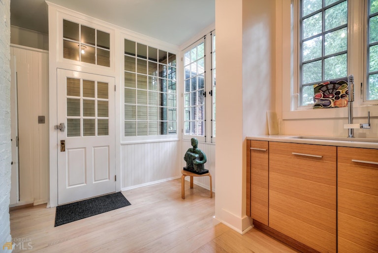 Photo 23 of 59 - 898 Briarcliff Rd NE, Atlanta, GA 30306