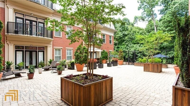 Photo 33 of 37 - 560 Dutch Valley Rd NE #2212, Atlanta, GA 30324