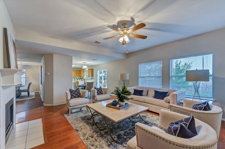 Photo 11 of 31 - 416 Alta Ridge Dr, Keller, TX 76248