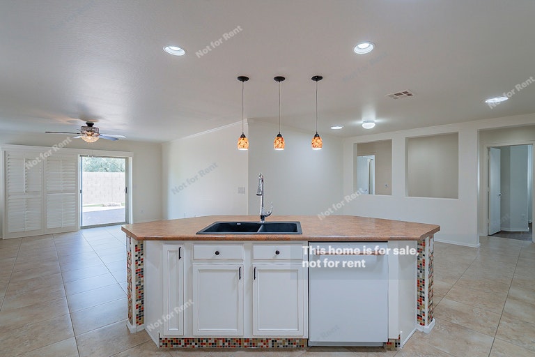 Photo 10 of 26 - 7998 W Pleasant Oak Way, Florence, AZ 85132